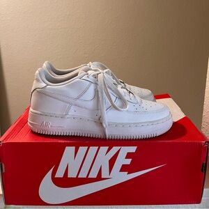 Used Nike Air Force Ones - White